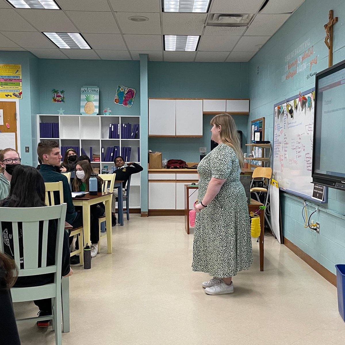 STSTigers's tweet photo. @STSTigers welcomed @TeresaFreemanA1 on campus this week to work with our 8th graders in further developing their presentation and public speaking skills! #firstimpressions #overcomingthefear https://t.co/X5L5uW1VGj