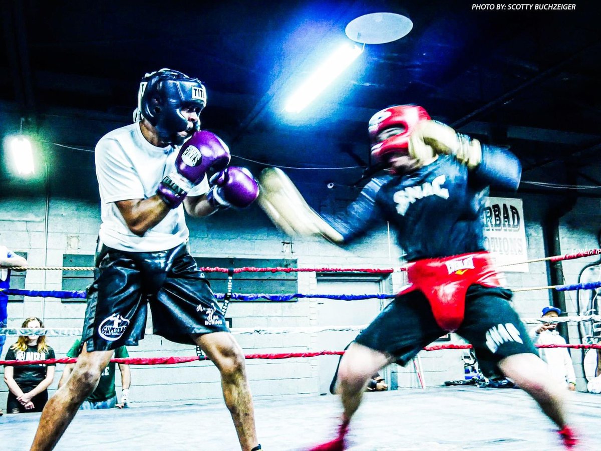 ScottyMBuck's tweet photo. April 2nd in Dearborn Michigan is the return of @goldendeleon313 and @SalitaProm. I got to watch Erick train the other day and he is in full force fight mode- 🦁 

#Detroit #Dearborn #Boxing #TheReturn #FullForce #DontCallItAComeBaxk #TeamBuckBoxingTalk #Media #Photos https://t.co/AUzd35gWzb