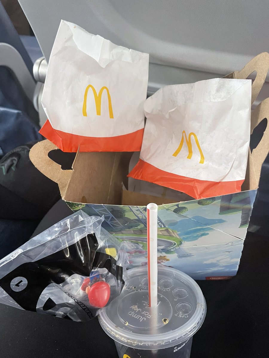 DogloverGiles's tweet photo. Something magical happened today. I GOT DOUBLE FRIES in my @McDonalds #HappyMeal. The Golden Arches heavens have spoken! #imlovingit https://t.co/158msvNYae