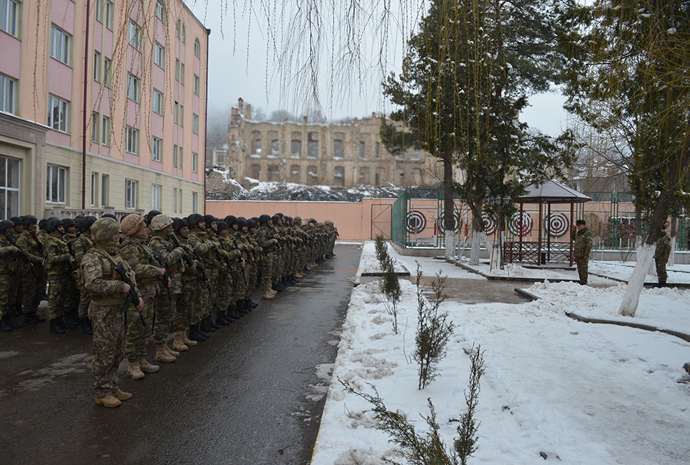 wwwmodgovaz's tweet photo. The #FirstDeputyMinisterofDefense - Chief of the General Staff of the Azerbaijan Army, Colonel General Karim Valiyev visited the units stationed in #Shusha and #Hadrut to conduct a sudden inspection of combat readiness. https://t.co/608HKHoHHU