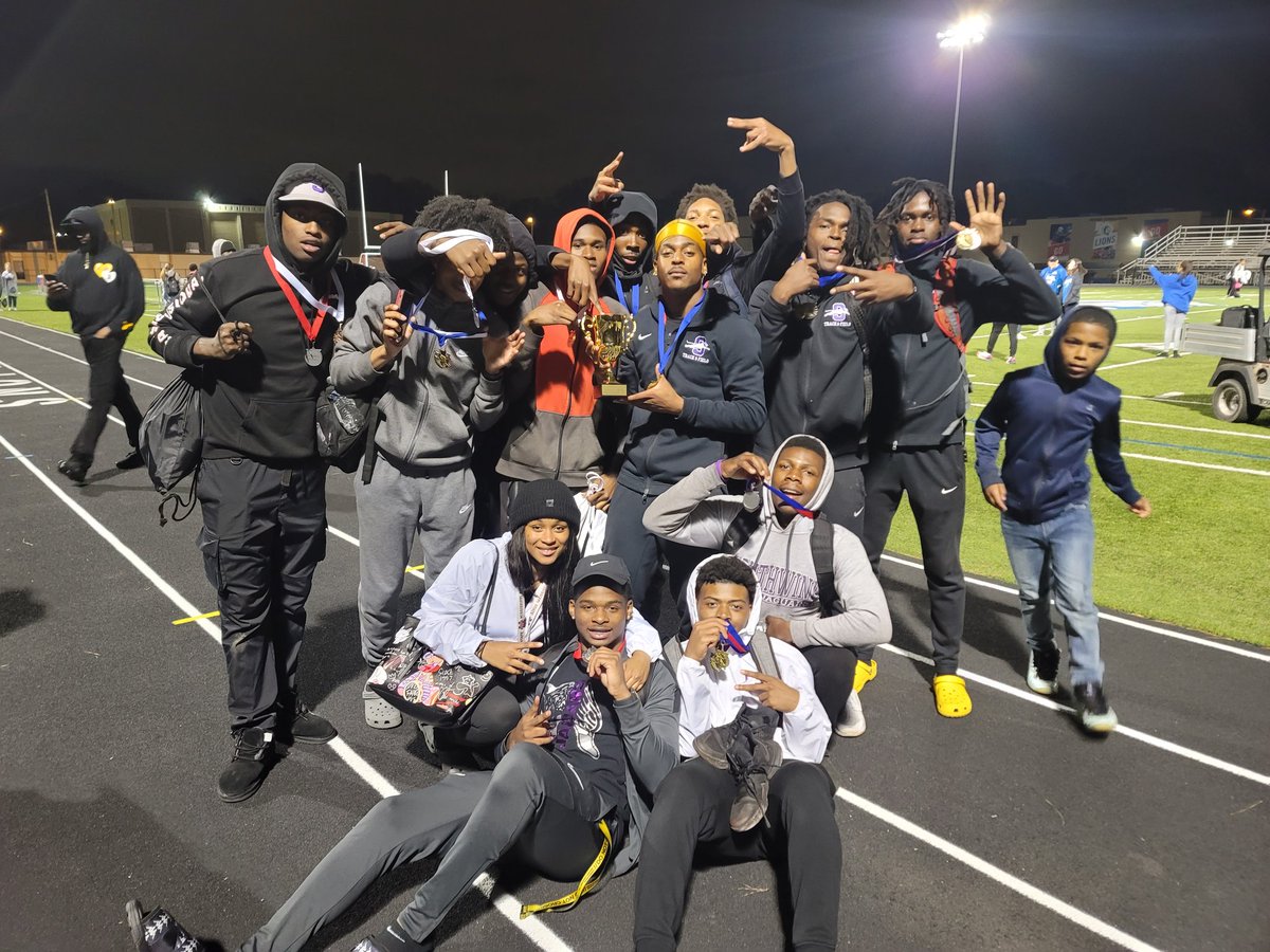 CoachStewart9's tweet photo. First meet .....first throphy........#onthrprowl #southwind https://t.co/UXVbXnMCLK