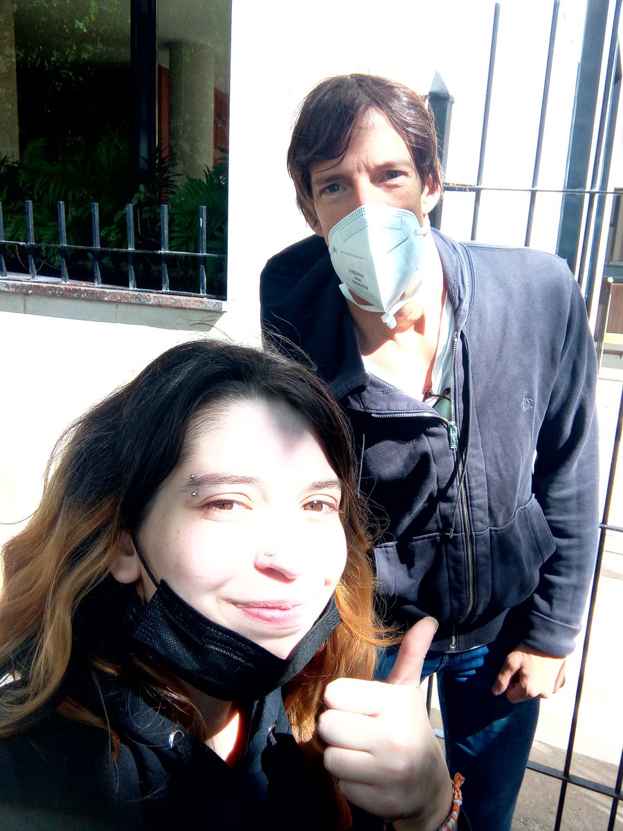 wrightista's tweet image. ESTABA ESPERANDO A LOS STROKES Y CONOCÍ A IVAN DE PINEDA