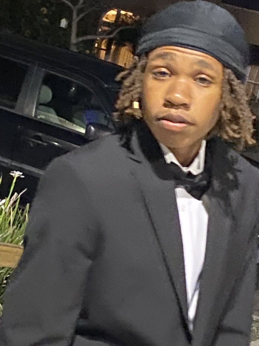 StaceyCheech's tweet image. S.O.S. Looks can be deceiving….