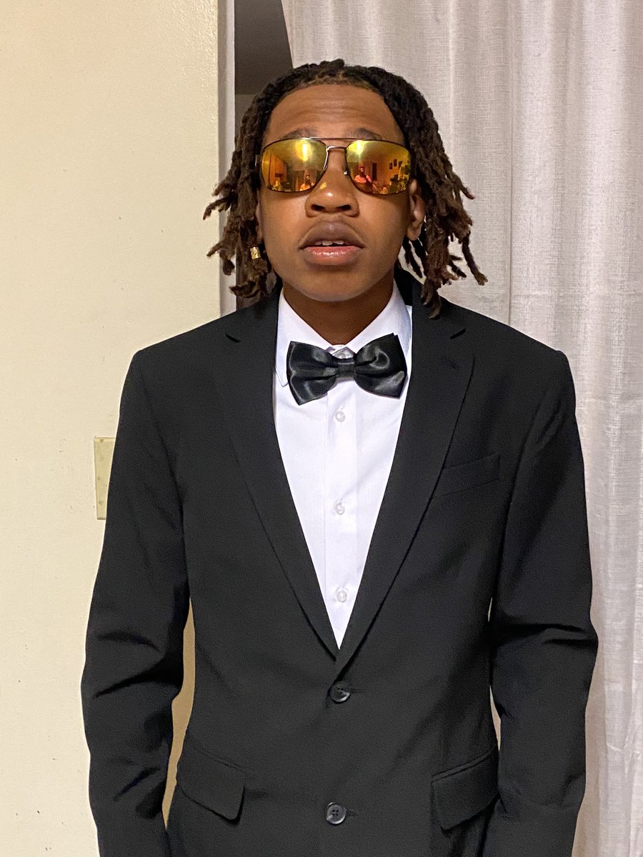 StaceyCheech's tweet image. S.O.S. Looks can be deceiving….