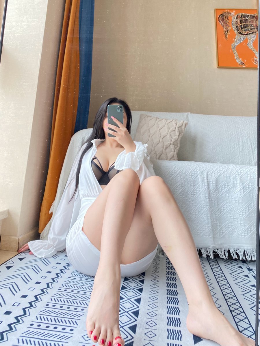 xiaosasusu's tweet photo. 听说你要抵抗我，你拿什么抵抗我，你可以胸我撞我，但是不能够顶撞我，臭宝，如果把我给你一天，你会带着我做什么，吃饭逛街？ https://t.co/C3bh3JcBlA