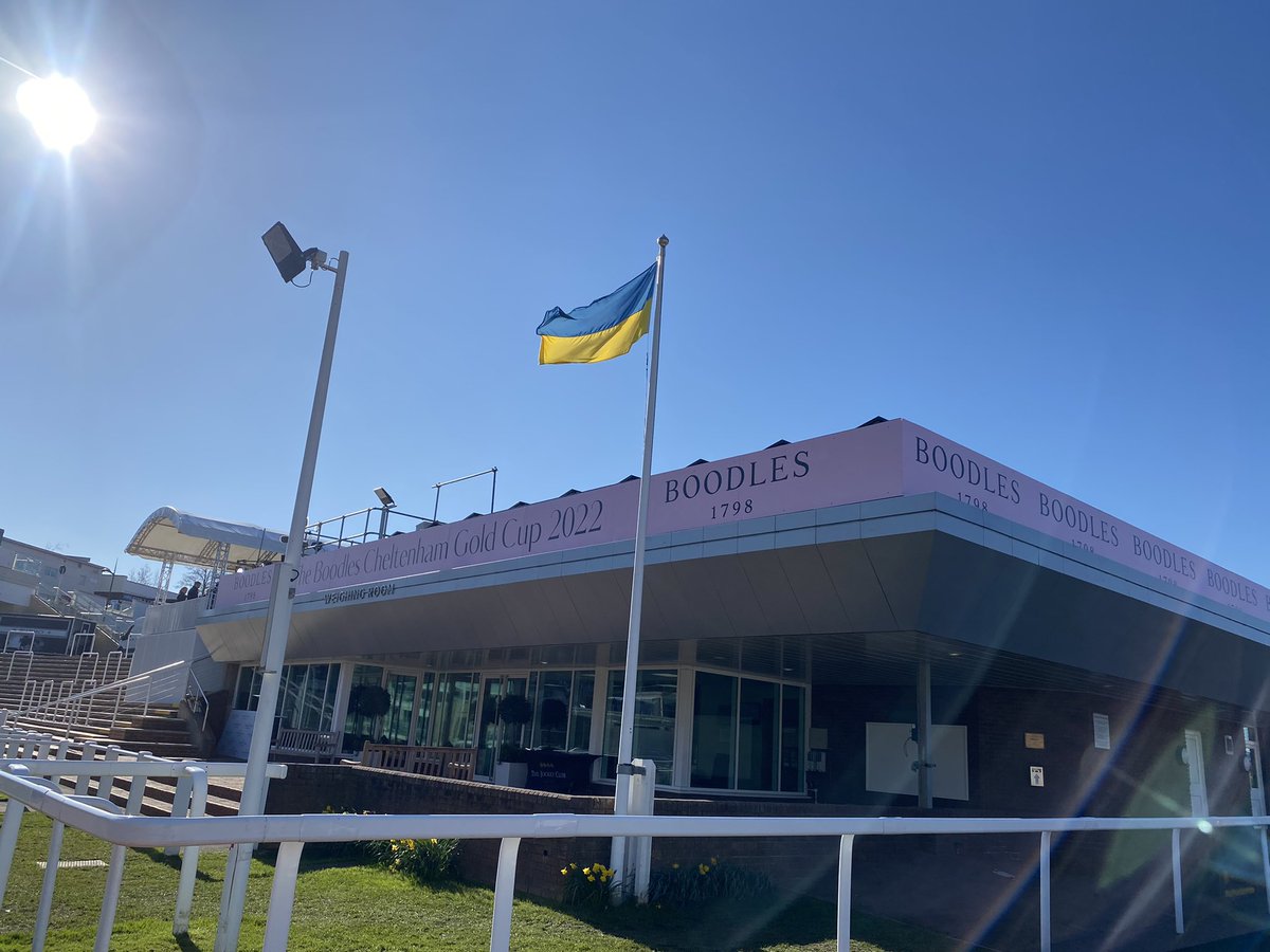 jen_prest's tweet photo. @IAPonomarenko Ukrainian flag outside the weighing room at @CheltenhamRaces for the Cheltenham Festival in the UK https://t.co/mF4aqay3yM