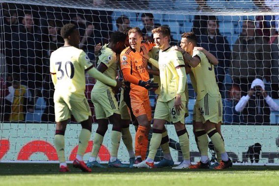 EGTVEgal's tweet photo. Look at what it means to this team I love this club ❤️ #Arsenal #afc #AVLARS https://t.co/fNZdw4HAia