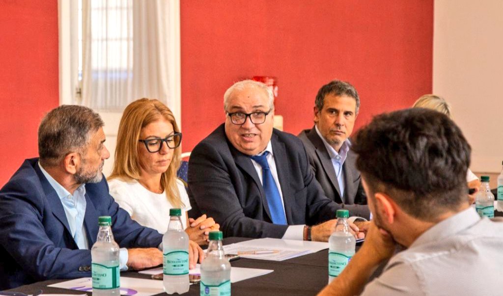 ⚖️ Junto a <a href="/AJBQuilmes/">AJB Quilmes</a>, el Colegio de Abogados y el Colegio de Magistrados, constituimos el Foro Permanente de Acceso a la Justicia y Desarrollo Institucional de Quilmes. Seguimos trabajando para garantizar el acceso a derechos de nuestros vecinos y vecinas

#SomosQuilmes 💪