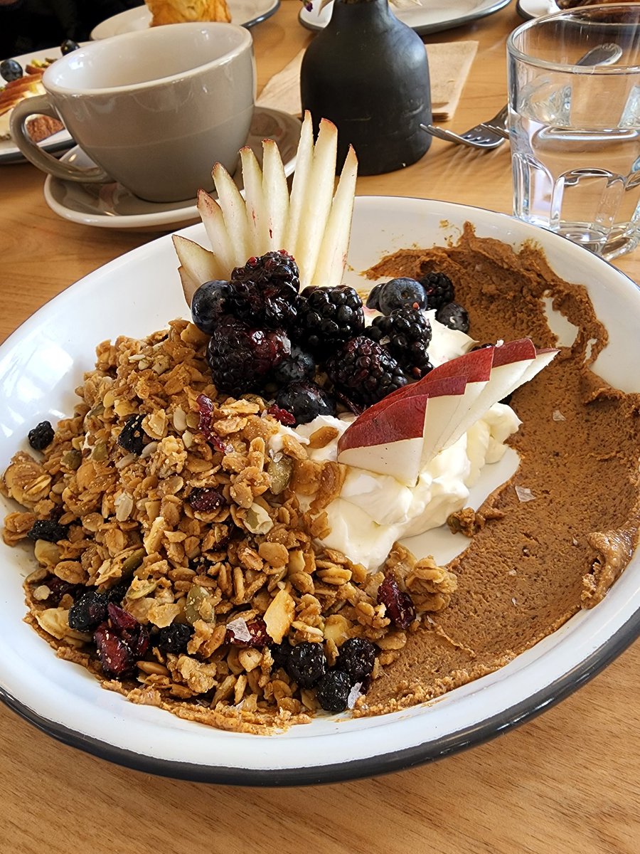 thegraybillion's tweet photo. @robdaviau @Gamefreakgeek Amazing pastry and light breakfast fare at Perenn. It was a lovely excursion. https://t.co/CHG40idO5f