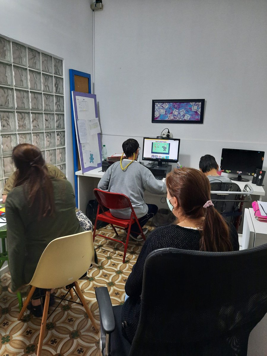CERMU1's tweet photo. En #CERMU utilizamos computadoras y equipos tecnológicos para trabajar nuestras habilidades 👨🏽‍💻

👉🏽 Nuestra maestra nos guía para ejercitar el área motriz, la concentración, la memoria y el racionamiento.

Colaborá con #CERMU ➡ https://t.co/VW4Ujkf5WK

#colaboracion #uruguay https://t.co/Ay9Epi2bxY
