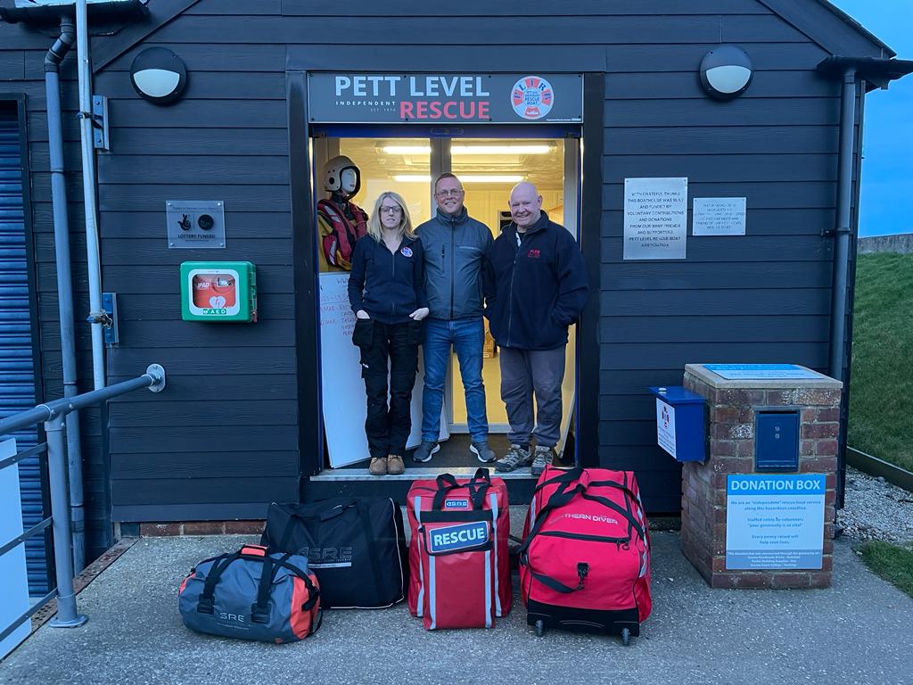 Pett Level Independent Rescue Boat (@plirbrescue) on Twitter photo Many thanks again to Craig from <a href="/NorthernDiverUK/">@NorthernDiverUK</a> for visiting us with so many suits & such great expertise! If anyone wants to help us fundraise for clothing & equipment upgrades that help keep us #rescueready in all weathers, please get in touch! Business sponsors welcome! 😁 Many thanks again to Craig from <a href="/NorthernDiverUK/">@NorthernDiverUK</a> for visiting us with so many suits & such great expertise! If anyone wants to help us fundraise for clothing & equipment upgrades that help keep us #rescueready in all weathers, please get in touch! Business sponsors welcome! 😁