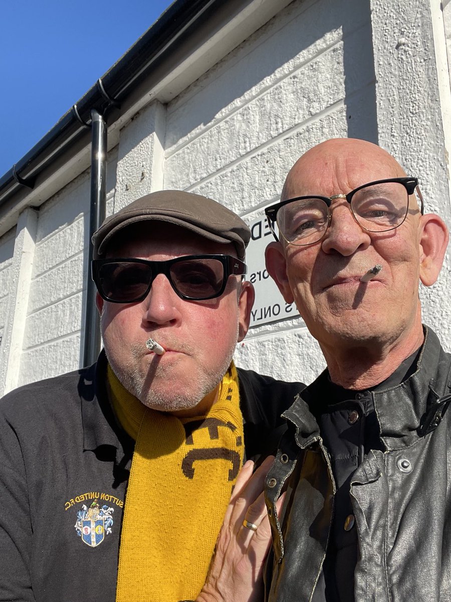 OpenAirEnd's tweet image. At last. The #HalfTimeFagBreak championship. Great to meet you and the Sutton posse ⁦@bornatotter⁩ #SWA #PROWS