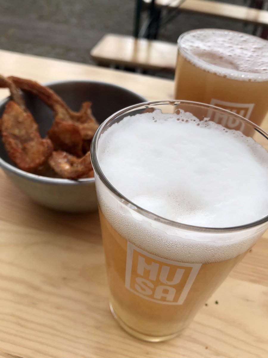 barandbeermgz's tweet photo. 🎒 En nuestro próximo número descubriréis con qué acompañar vuestras cervejas em Oporto.
#barandbeermagazine #cerveza #baranbeerporto #baranbeerespecialoporto #oporto #oportoportugal #beer #beermagazine #barandbeerradio #beerpodcast https://t.co/cTfaLaeP1q