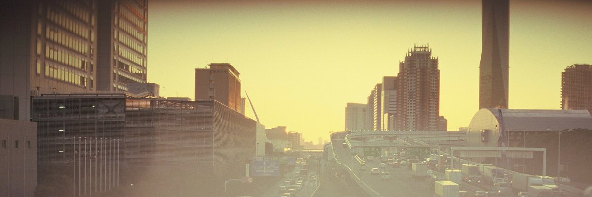 EspoArch's tweet photo. The sunset haze
#canonA1 #film #tokyo #photography #nopostedit https://t.co/eO1bwV5qNV