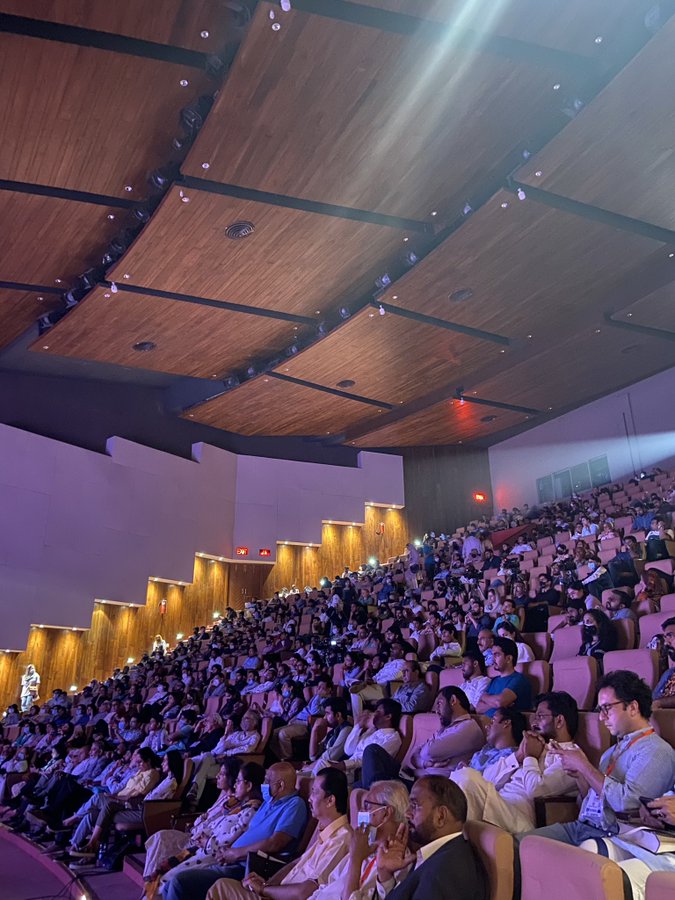 LaxyBoy5757's tweet photo. It was such an amazing and constructive debate. Thnx to #ayeshajalal and @NadeemfParacha  @malehalodhi and other intellectuals.
@lhrlitfest
#LLF2022
#LLF https://t.co/0FemoVtBIn