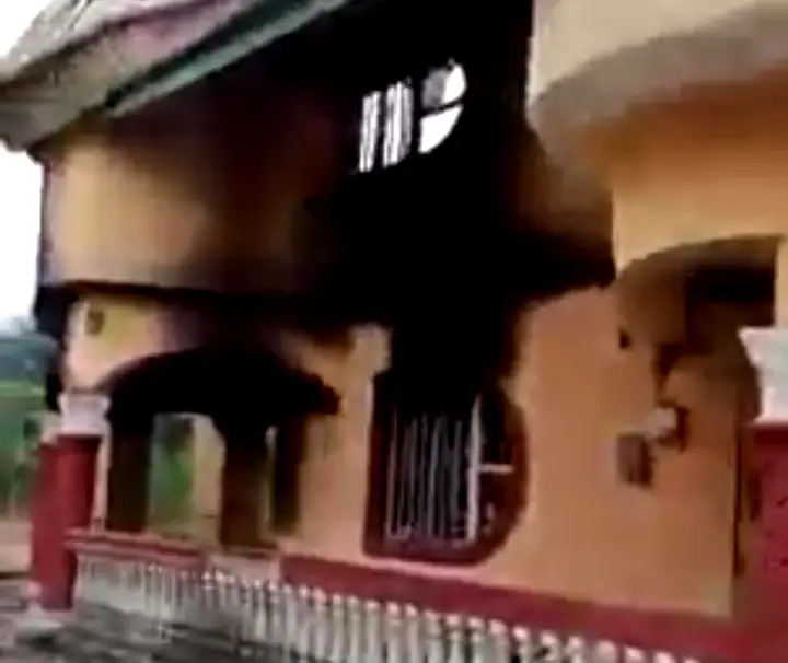 Unknown gunmen early hours of Saturday bombed the house of the President General of Ohanaeze Ndigbo, Worldwide, Professor George Obiozor, in Awo- Omamma in Oru East Local Government Area of Imo State,using Improvised Explosives Devices, IED and petrol

fastnewsng.com/president-gene…