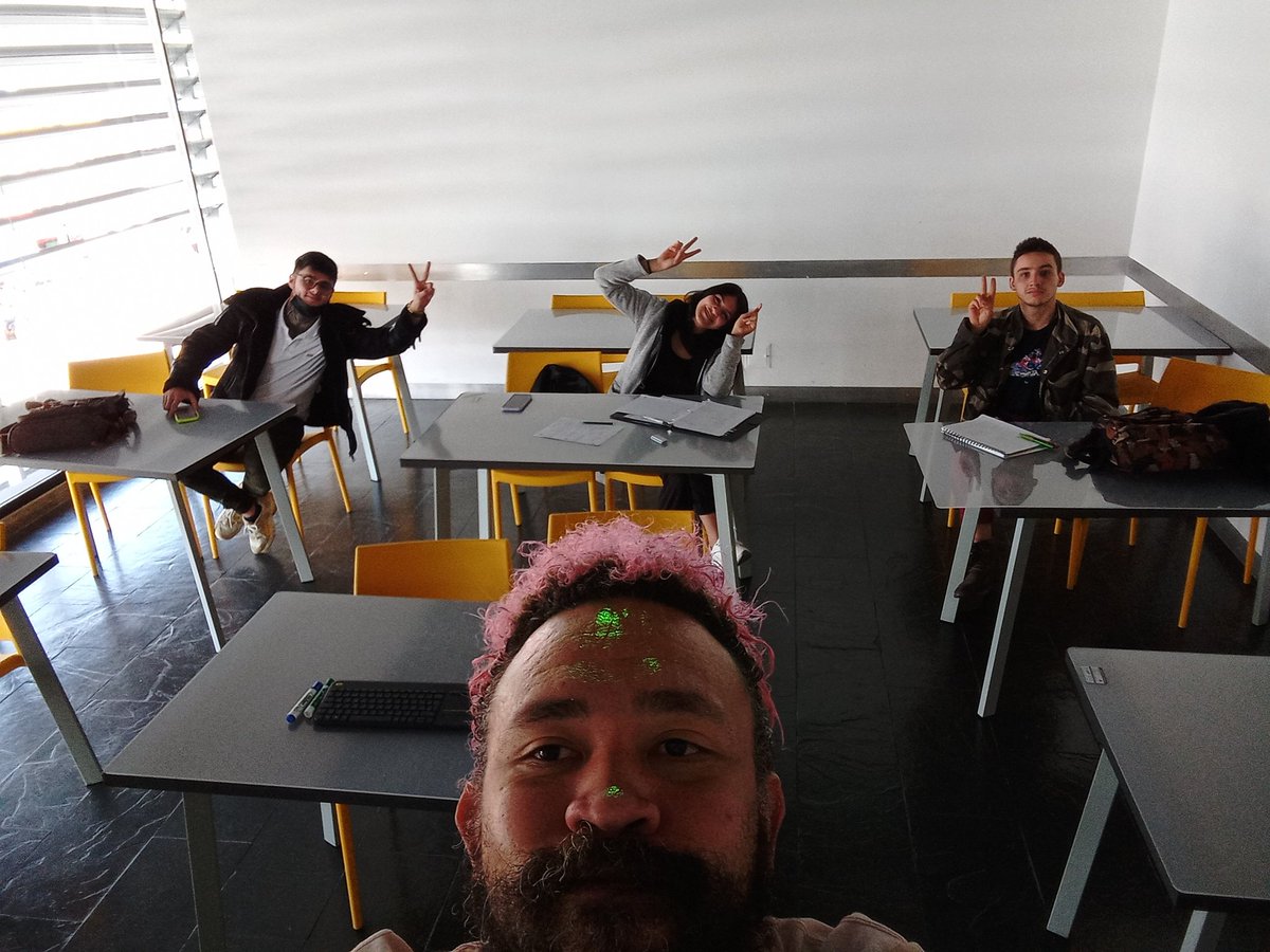 d2000depan's tweet photo. Cuando de 11 estudiantes solo llegan 3, es momento de usar el poder del profesor y hacer quiz sorpresa.
20% del corte y solo había que responder el nombre de la materia. https://t.co/g4o4GFHgtW