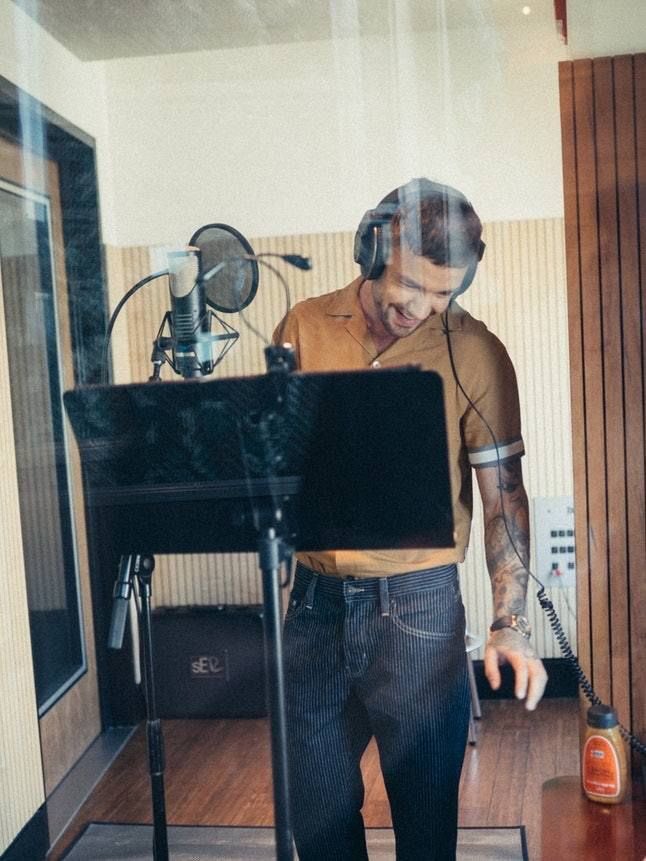 LPlyricbot's tweet photo. welcome! we are going to post Liam Payne lyrics from his discography containing beautifully written songs, please rt so more people can see this <3 https://t.co/Jq5M1ChrxF