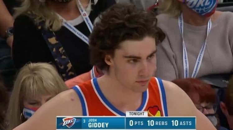 TeamRHJAZ's tweet photo. Sooooo, HS players. Did He Help The Team or Hurt the Team ??? Basketball is so much more than just scoring!!
📸 Josh Giddey https://t.co/AZ87oy73kH