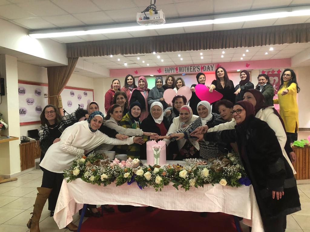 HBawjy's tweet photo. Those who respect the elderly pave their own road toward success! 
Thank you Mrs. Hana Jomaa for showing respect and gratitude to Dawha Former Teachers! 💐
@makdawhaschool https://t.co/pZ5SQJsdr4
