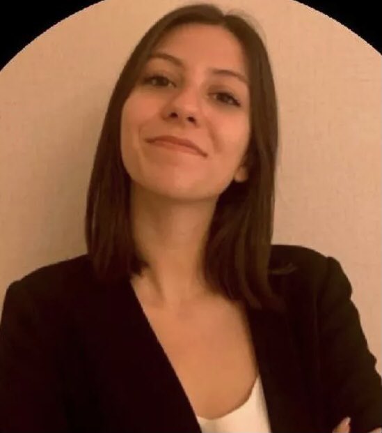 #YağmurSönmez İstanbul Bakırköy’de bir AVM’nin otoparkında ayrıldığı Murat Bakırköylü tarafından ateşli silahla vurularak öldürüldü. Fail, olayın ardından intihar etti.

1 yıl önce İstanbul Sözleşmesi’nden çekilme kararı verenler kadın cinayetlerinin sorumlusudur.
#KadınCinayeti