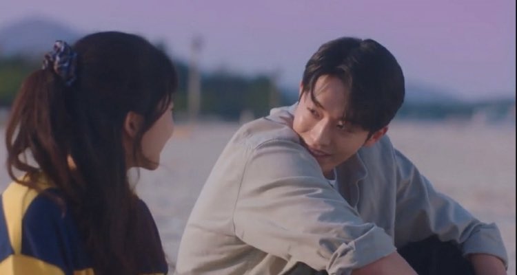 kdramatreats's tweet photo. find someone like Baek Yijin who will look at you the same way he looks at Na Hee Do 😫💙 #TwentyFiveTwentyOne #TwentyFiveTwentyOneEp11 https://t.co/AHXPs4i1yR
