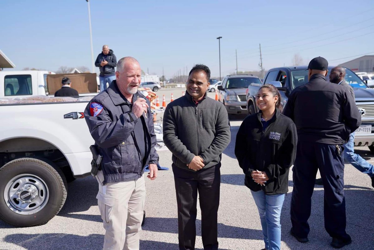 Our Pet Pantry event helped so many fur families. We gave out free pet food with our community partners at  <a href="/HoustonHumane/">Houston Humane</a> in Fort Bend! Thank you for the support! We helped a lot of families.