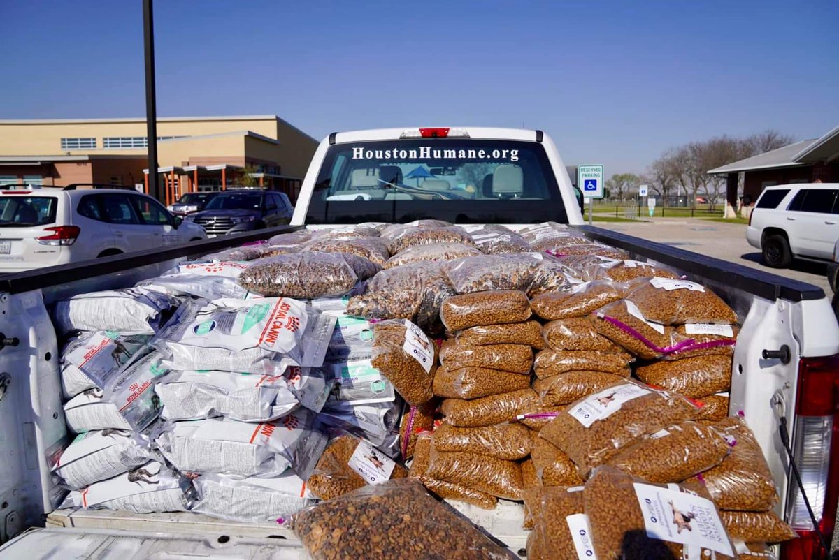 FBC_Judge's tweet photo. Our Pet Pantry event helped so many fur families. We gave out free pet food with our community partners at  @HoustonHumane in Fort Bend! Thank you for the support! We helped a lot of families. https://t.co/JUthL2hV7t