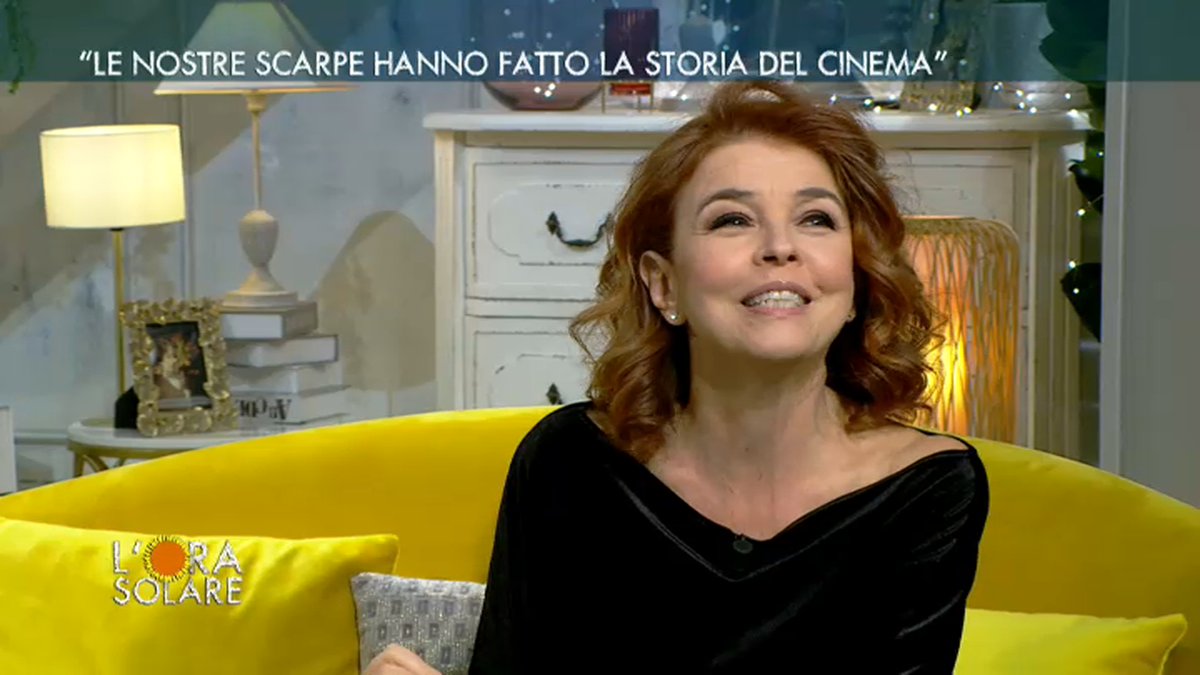 orasolaretv2000's tweet photo. #21marzo h12.20 puntata de L'#OraSolare sul mondo delle #scarpe
In studio con @paola_saluzzi Daniela Ridolfi, titolare della storica Calzoleria Petrocchi e la giornalista di moda
@samunisi. 
@TV2000it  canale 28 del digitale e 157 di Sky
https://t.co/arpA00UP17 https://t.co/XhNBeBpuVq