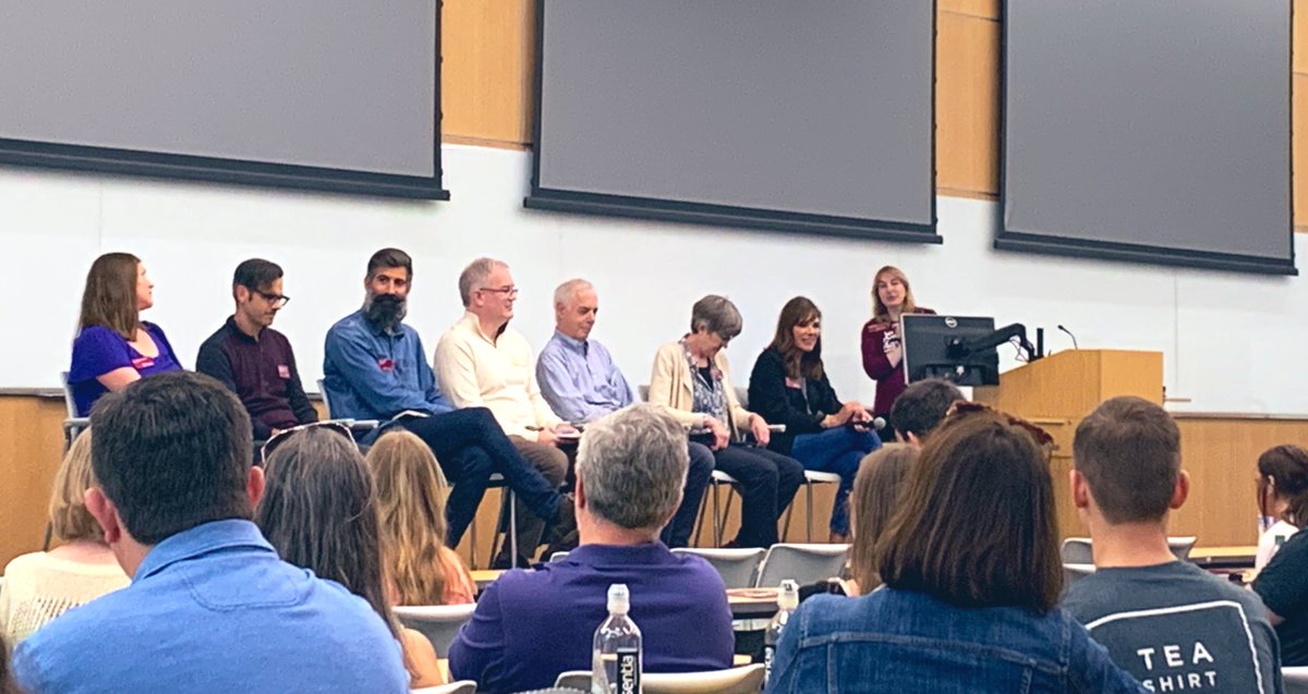 Our amazing <a href="/CofC/">College of Charleston</a> faculty talking to our future Cougars. Feels so good to have Admitted Student Days back in person! Thank you to <a href="/CofCAdmissions/">CofC Admissions</a> and the entire community for a great day.