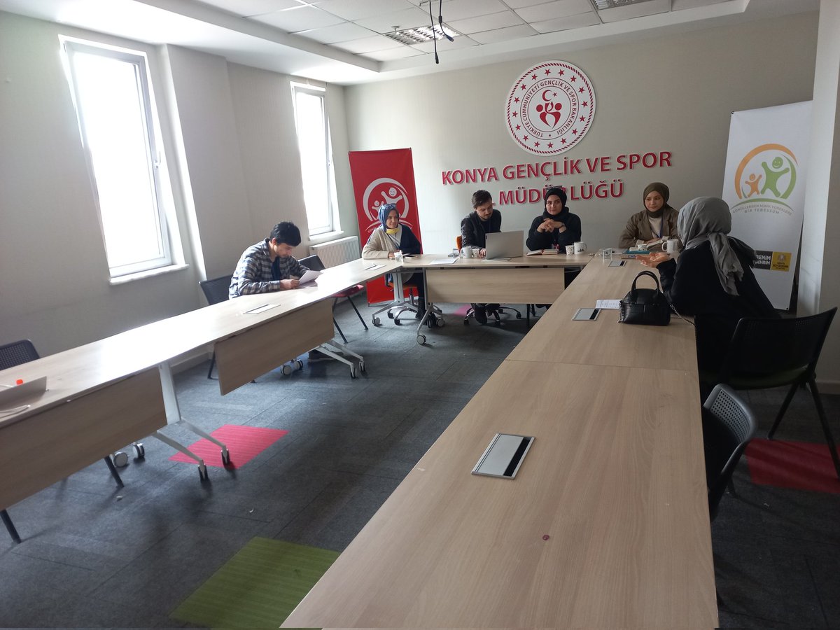 gmybtprojesi's tweet photo. Gönüllerden Minik Yüreklere Bir Tebessüm Projemizde birlikte görev alacağımız ekip arkadaşlarımızı belirlemek üzere gerçekleştirdiğimiz Gönüllü Eğitmen Eğitimi mülakatlarımız devam ediyor.

@deryayanikashb 
@kasapoglu 
@u_ibrahim_altay https://t.co/oFPaNygbwJ