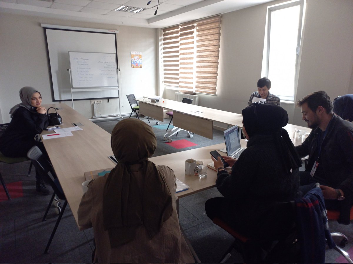 gmybtprojesi's tweet photo. Gönüllerden Minik Yüreklere Bir Tebessüm Projemizde birlikte görev alacağımız ekip arkadaşlarımızı belirlemek üzere gerçekleştirdiğimiz Gönüllü Eğitmen Eğitimi mülakatlarımız devam ediyor.

@deryayanikashb 
@kasapoglu 
@u_ibrahim_altay https://t.co/oFPaNygbwJ