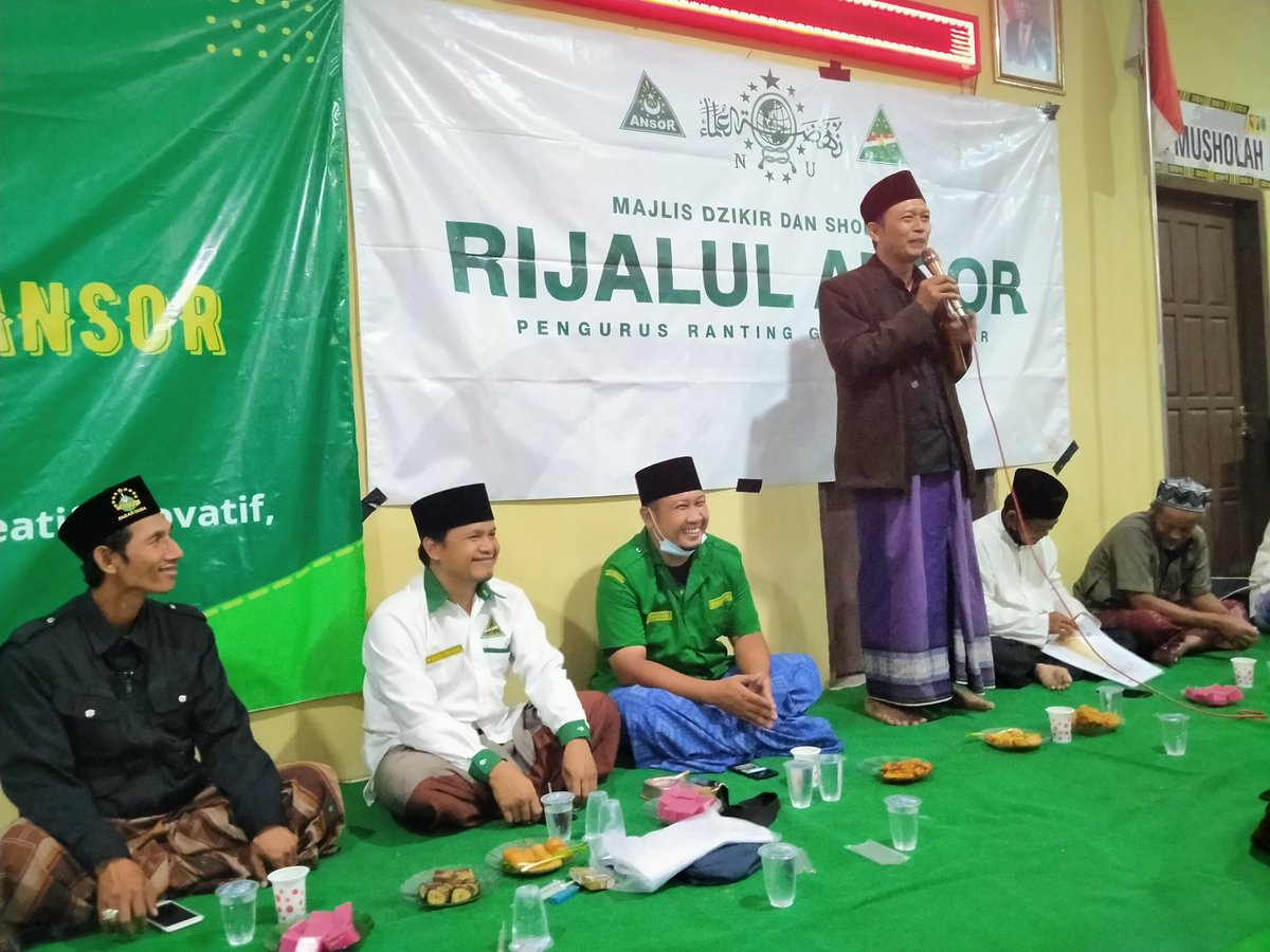 pwansorjatim's tweet photo. Rutinan Majelis Dzikir dan Sholawat Rijalul Ansor Ranting GP Ansor Kelurahan Pogar, Bangil

#SpiritBaruAnsorJatim https://t.co/NpFex2oLOY