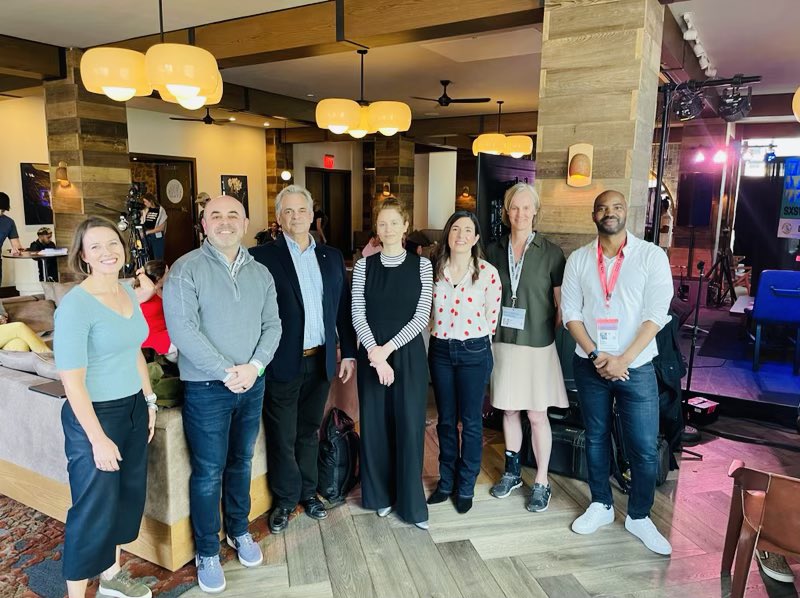 <a href="/AmandaDaflos/">⭐️Amanda Daflos⭐️</a> Great to join you for this session <a href="/AmandaDaflos/">⭐️Amanda Daflos⭐️</a>  &amp; photo credit to your team!   With <a href="/ChelseaMcC/">ChelseaCollier</a> <a href="/MayorAdler/">Mayor Adler</a>