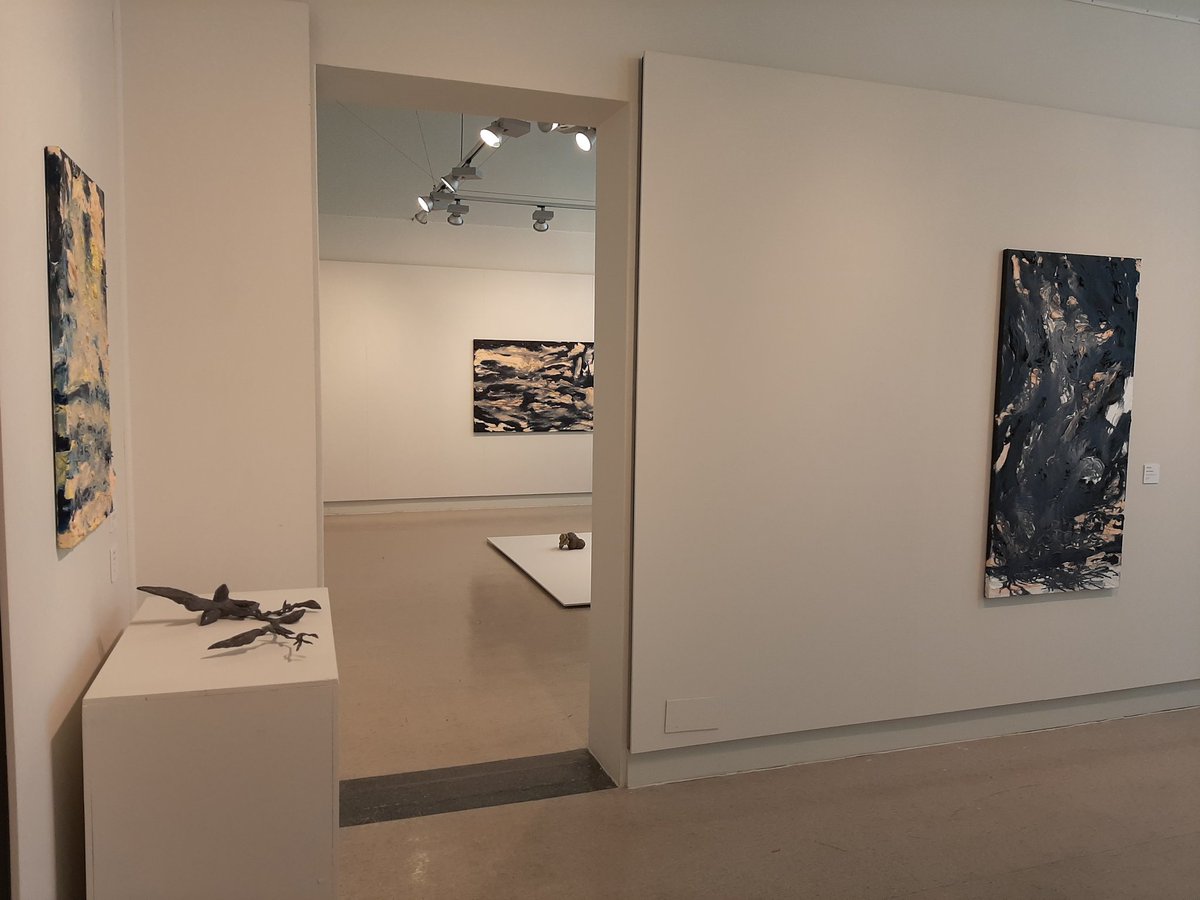 JurjenKvdHoek's tweet photo. Was bij MUGA, Museum Galerie Heerenveen, en liet mijn geest echoën in de werken van Ingrid Simons en Hieke Luik in de opstelling "Spiegelen" aldaar. #beschouwing #kunstrecensie #galerie #ingridsimons #hiekeluik #kunststukjes #weblog #tumblr https://t.co/bBZYdAnEh3