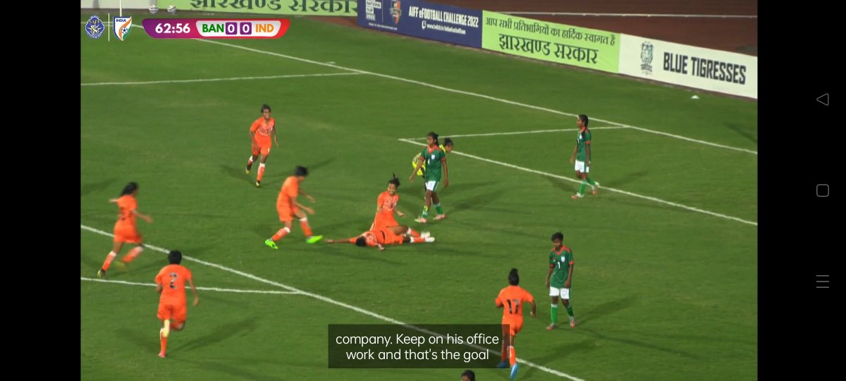 SuvranilSinghaC's tweet photo. Nitu Linda gives @IndianFootball the W in Jamshedpur, as she latches on to a lose ball in the area and slots it past the Bangladeshi ʼkeeper!
🇧🇩 0-1 🇮🇳
#BANIND ⚔️ #SAFFU19Womens 🏆 #SafeWithSAFF 💙 #ShePower 👧 #IndianFootball ⚽ https://t.co/2NscqHsDPV