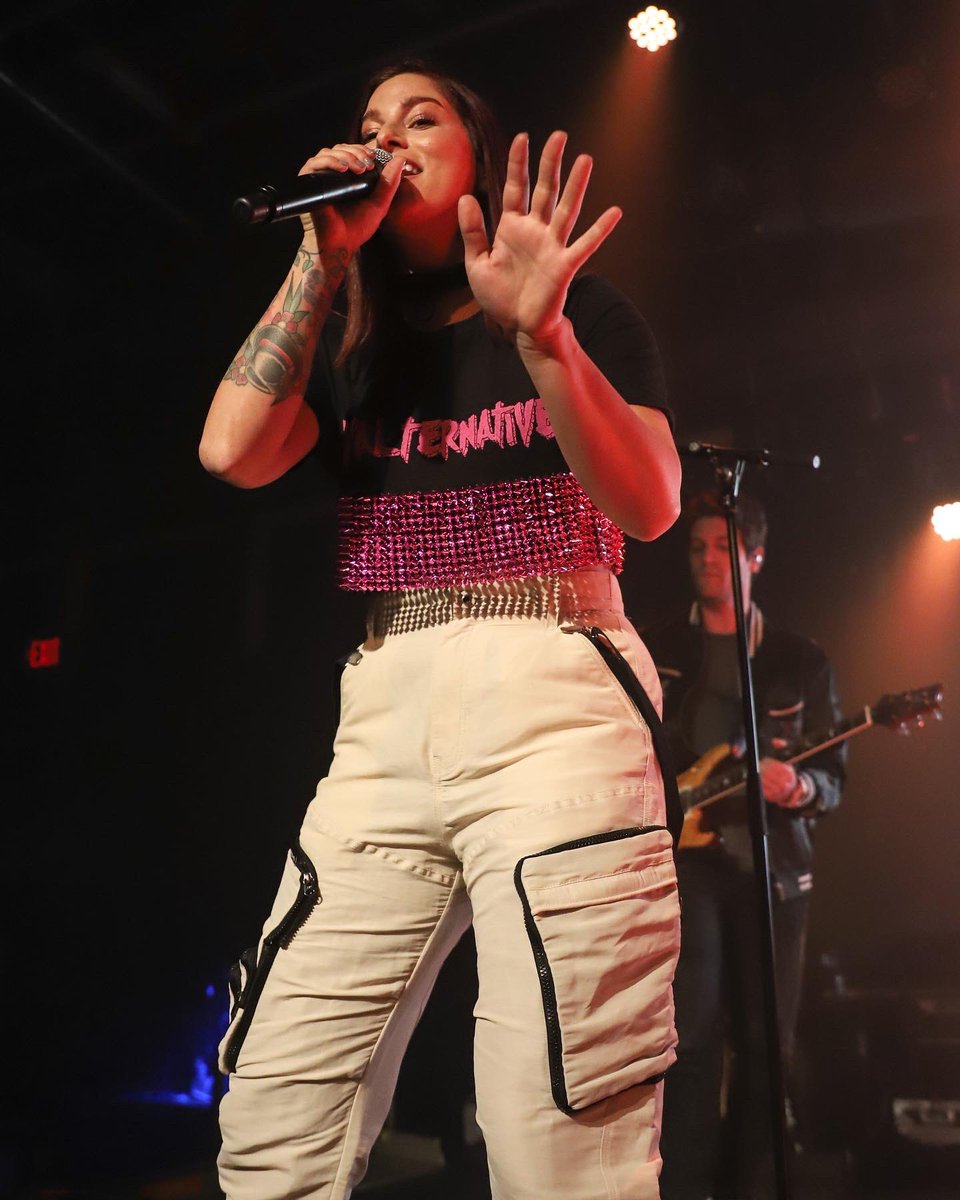 CassadeePope's tweet photo. B . A . L . T . I . M . O . R . E .
One night in and I’m already sad it has to end eventually 😭 BOSTON, you’re next! Tix in bio! #thrivetour 
📸 @ammediallc https://t.co/cEKtCJqup7