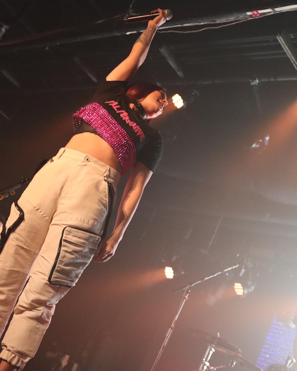 B . A . L . T . I . M . O . R . E .
One night in and I’m already sad it has to end eventually 😭 BOSTON, you’re next! Tix in bio! #thrivetour 
📸 @ammediallc