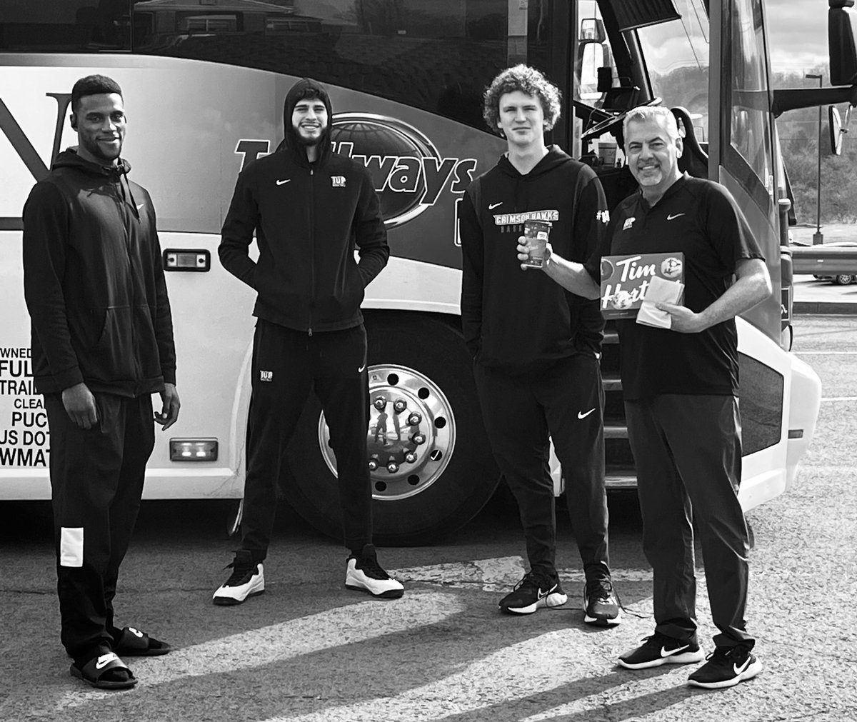 IUP_MBB's tweet photo. And we’re off. See you in Evansville. https://t.co/md26UaZqtG