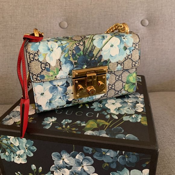 jazeHairExtend's tweet photo. So good I had to share! Check out all the items I'm loving on @Poshmarkapp #poshmark #fashion #style #shopmycloset #gucci: https://t.co/wgP1lDAm1p https://t.co/TnG58IPole
