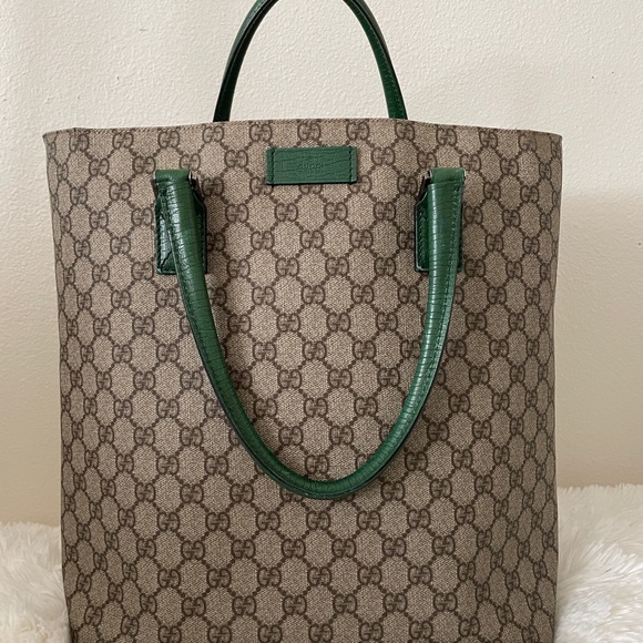jazeHairExtend's tweet photo. So good I had to share! Check out all the items I'm loving on @Poshmarkapp #poshmark #fashion #style #shopmycloset #gucci: https://t.co/wgP1lDAm1p https://t.co/TnG58IPole