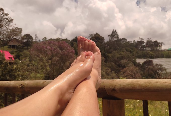 hello my  #footlovers 💗 Today I will leave you a little video of this moment on the onlyfans feed...<a href="/tag/footlovers"class="tags">#footlovers</a>
