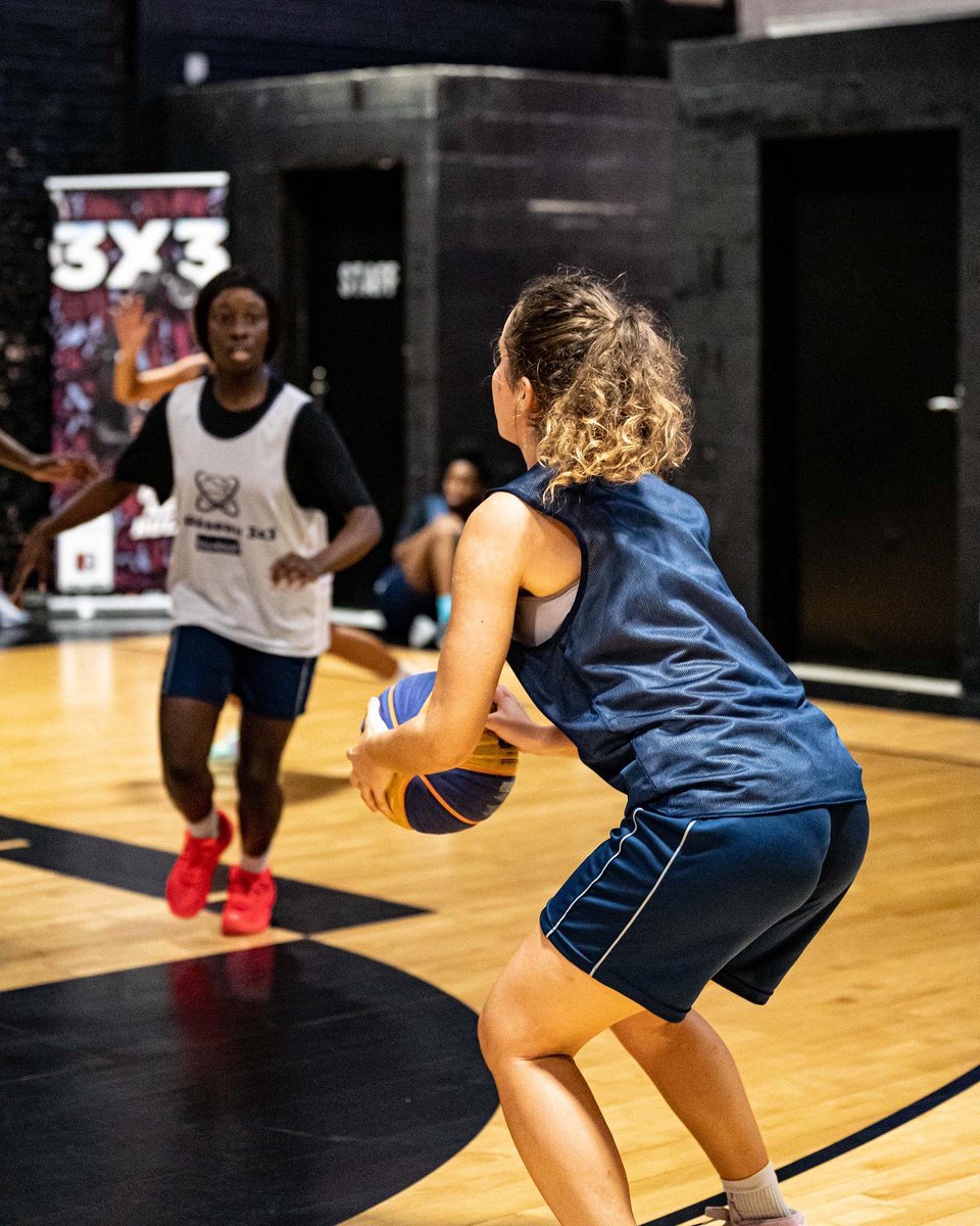lereseau3x3's tweet photo. Hands down? Girl down 🔫 🔫 

#lereseau3x3 #lady3x3hoopsclassic #basketball #3x3 #fiba3x3 #3x3ffbb https://t.co/WYX6EOAJsR