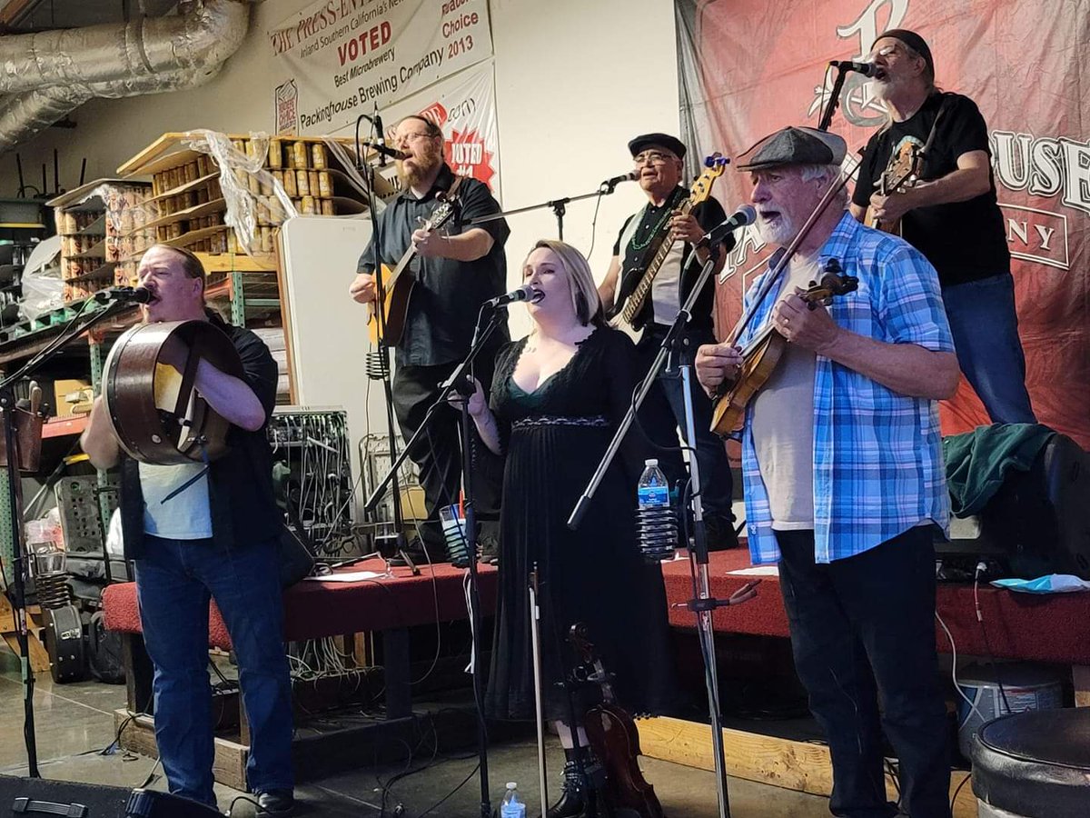 SportiveTricks's tweet photo. Thanks to everyone who came out to @PHouseBeer last night! Next up for us, all 7 weekends of @socal_ren_faire in #Irwindale, opening 4/9!

#StPatricksDay #stpatricksday2022 #phousebackdoor #Riverside #livemusic #SportiveTricks #craftbeer #faire #LosAngeles #socalrenfaire #music https://t.co/gnwLmNIrT3