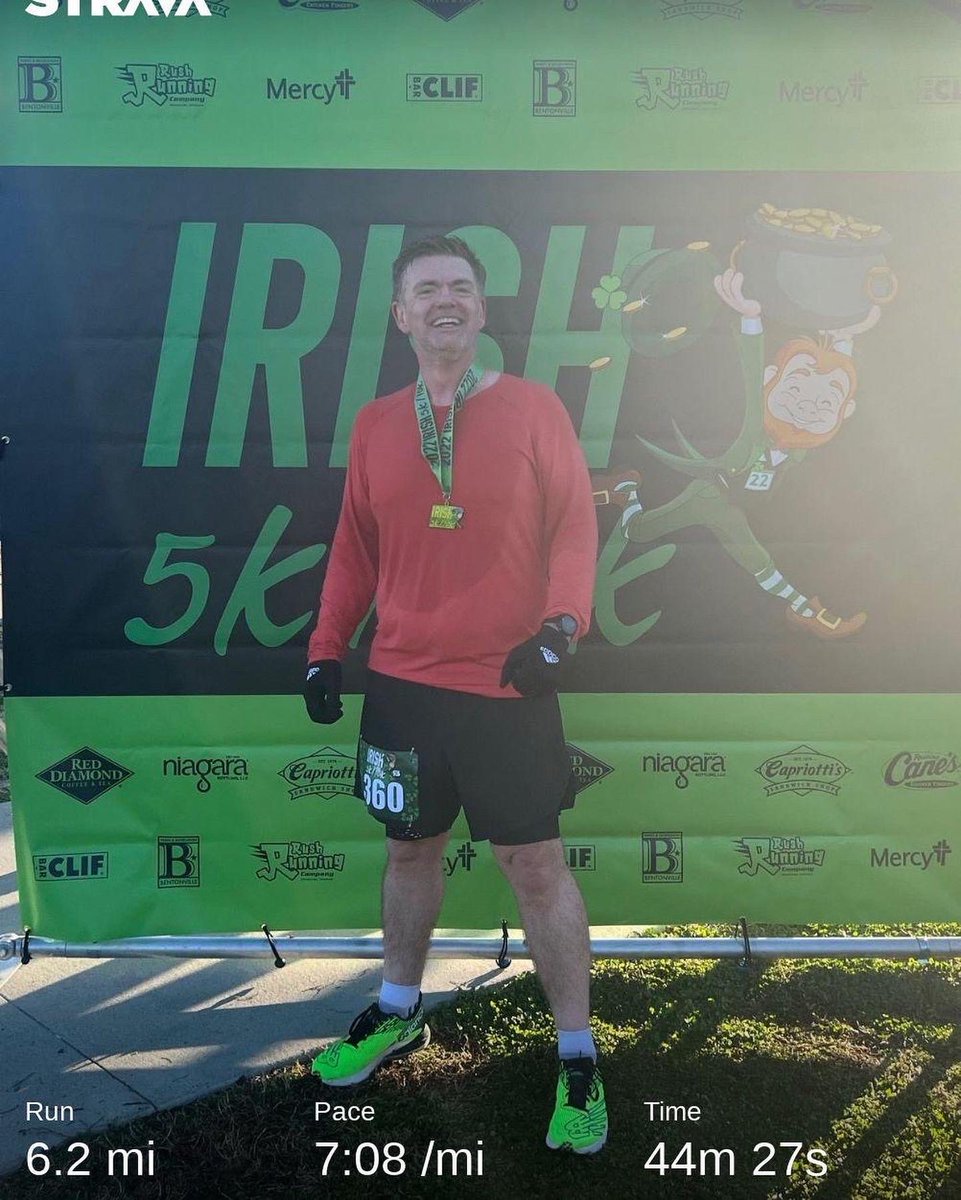 WalkerHates2Run's tweet photo. Bentonville Irish 5/10k 
What a great event! Some friends ran, some friends volunteered, and all had a great time. 

Day 19 MARCH MOVEMENT Madness!
@michelobultra
#ULTRAmarathongiveaway
#10k #irish #bentonville #runbentonville #bentonvillearkansas https://t.co/W7JMn0UBOK