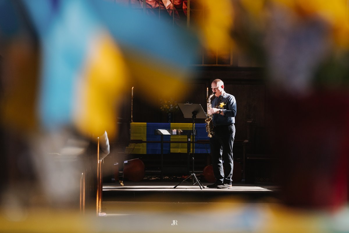 A musician performing the Ukrainian National Anthem at a special concert held at <a href="/StAlkmunds/">St Alkmunds</a> in #Shrewsbury, raising money for those in #Ukraine affected by the crisis.

© JR/<a href="/ShropshireStar/">Shropshire Star</a>
