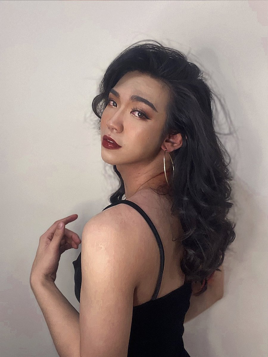 031195Nhat's tweet photo. "Ẩn sau một vết thương lành
Là mê cung gió hay thành quách mưa?"

#femboy #ladyboy #ladyboyvietnam #TransWomenAreWomen #transgirlnextdoor  #moondust #night https://t.co/o6lRzO8uKX