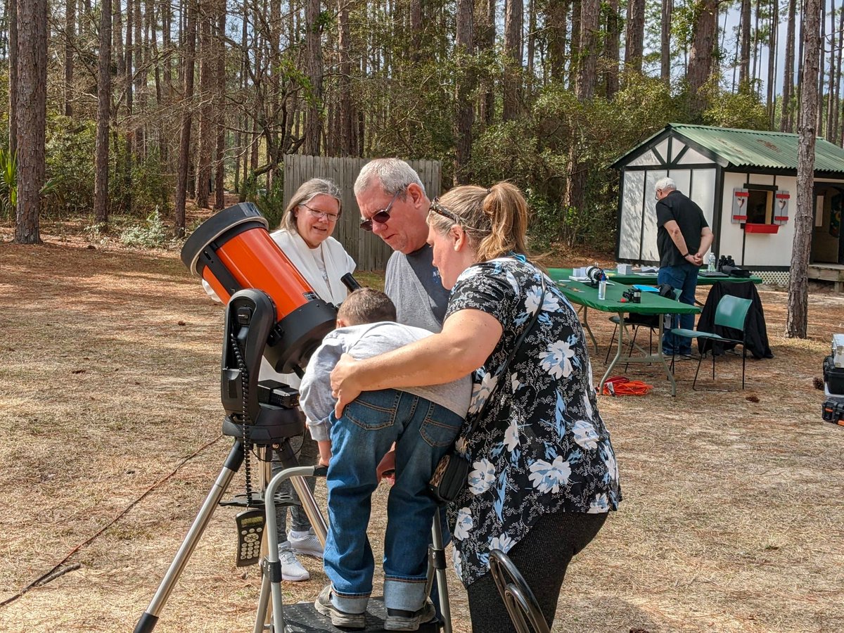 DenisecWright's tweet photo. Proud to be a #GrandStrandAstronomer #outreach #solarviewing #astronomy https://t.co/t9Bn70LbXN