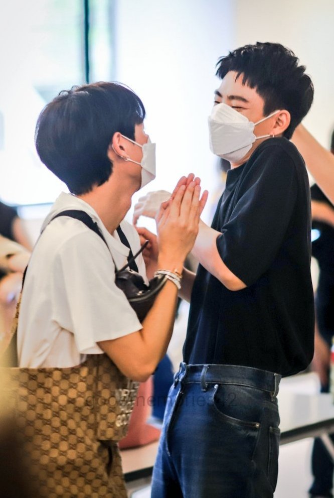 Isisant27's tweet photo. El #BrightWin confirmó el BrightWin y ahora el OffGun confirma el #OffGun  ¿Qué está pasando Dios?¿Quién se sacrificó? https://t.co/pmxJkKi70P
