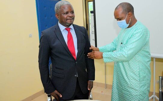 CONAREF_BF's tweet photo. Le ministre des Affaires étrangères, de la coopération, de l’intégration africaine et des Burkinabè de l’extérieur a procédé le lundi 21 juin 2021, à Ouagadougou, à l’installation du nouveau Secrétaire permanent de la Commission nationale pour les réfugiés (CONAREF). https://t.co/FbWJ3vQZg5
